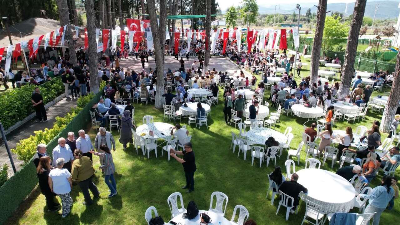 Yatağan Belediyesi'nden Anneler Günü’nde Birlik ve Beraberlik Aşuresi 7